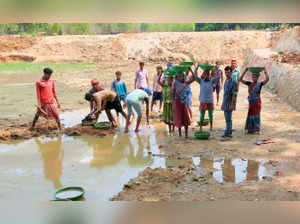 MGNREGA workers in Rayagada caught between job card deletions, Aadhaar seeding