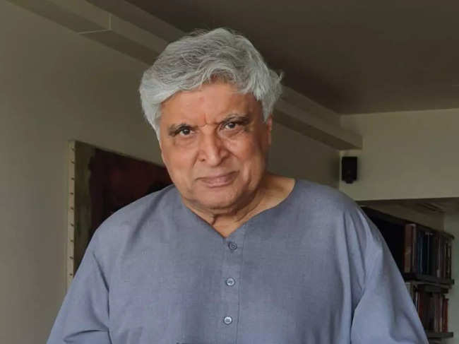 Akhtar criticised the high tempo and fast-paced nature of modern songs, which he believes diminishes the impact of the lyrics.
