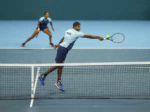 Hangzhou: India’s Rohan Bopanna and Rutuja Bhosale during the mixed doubles quar...
