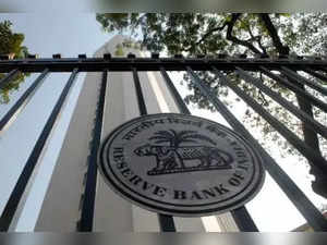 RBI to maintain rates, real estate sector to be disappointed