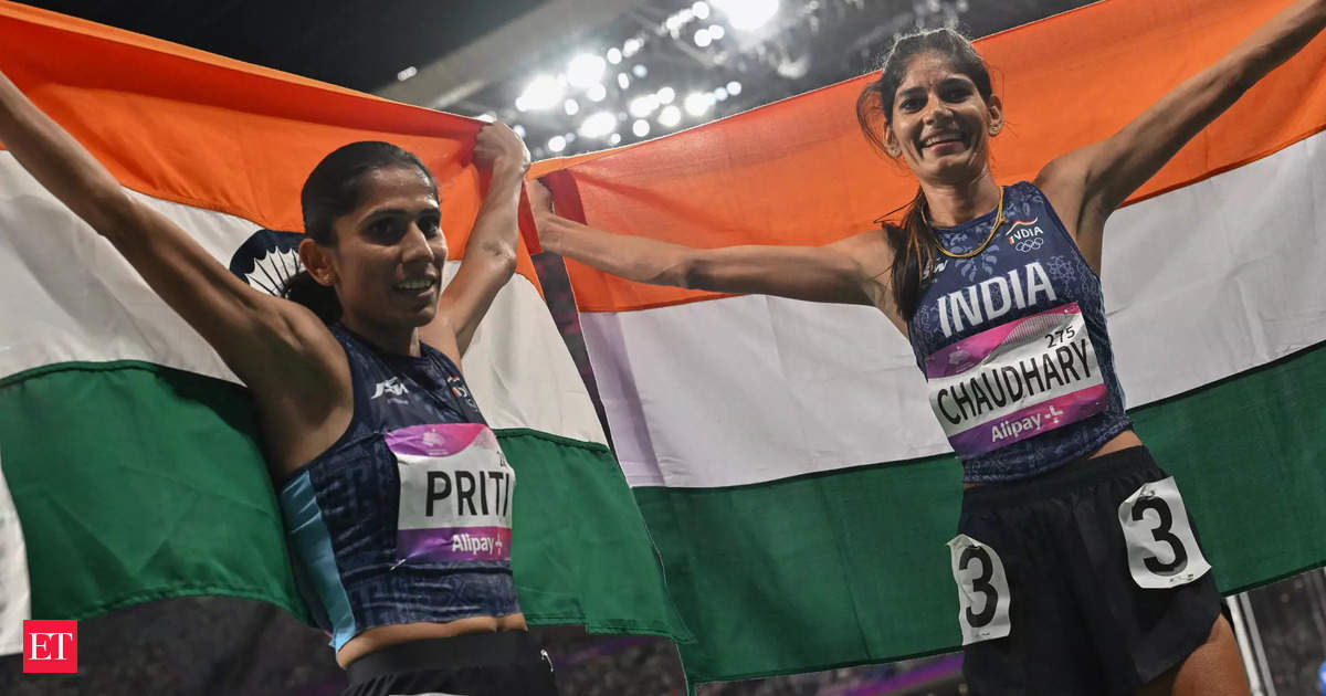 Parul Chaudhary, Priti bag silver and bronze in 3000m steeplechase
