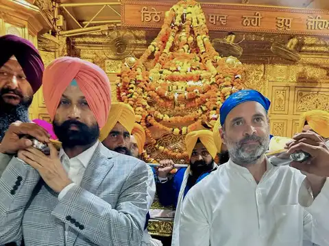 ​At the Sachkhand Shri Harmandir Sahib​