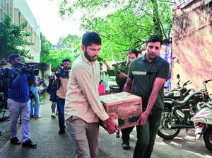 Delhi Police Raids NewsClick Office; Seizes Laptops, Phones