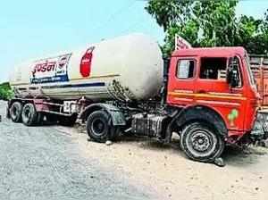 Gas tanker driver arrested with illegal liquor