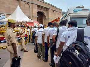 Varanasi: The Archaeological Survey of India (ASI) team reaches the Gyanvapi Mos...