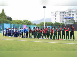 India crush Bangladesh to enter final of men's cricket