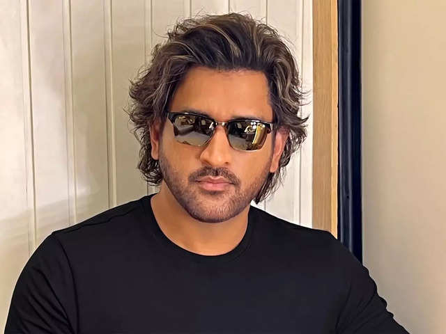 ​Dhoni's head-turning hairstyle​