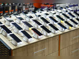 Mobile phone exports from India almost double to USD 5.5 bn till August this fiscal