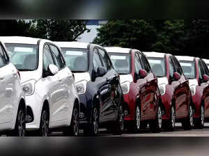 According to vehicle dealers, the growth rate of car and two-wheeler sales is much higher in the rural areas, thanks to good monsoon and improved agriculture earnings, compared to urban areas.