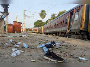 Buxar: Passengers belongings lay bare a day after the derailment of six coaches ...