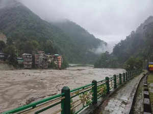 South Lhonak Lake in North West Sikkim experiences lake outburst, triggers flash floods