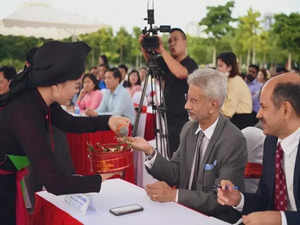 EAM Jaishankar interacts with Indian diaspora in Vietnam