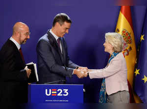 EU leaders meet in Granada