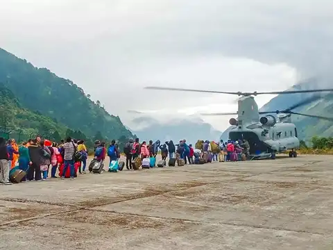 Chinook and Mi-17 V5