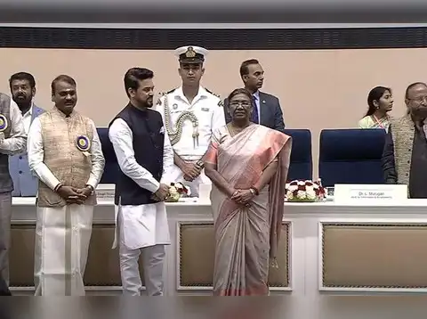 President Murmu Honours Outstanding Contributions