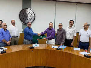 THDCIL, IIT-Delhi ink MoU to further research in green hydrogen, recycling, EVs