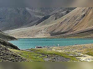 200 tourists stranded near glacial-fed lake in Himachal rescued