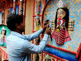 Artist from Kanthi, Midnapore decorates their Kali puja pandal