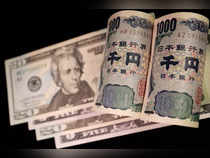 Yen grazes 150 again as yields dictate trading