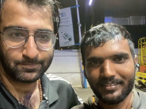 Swiggy delivery agent helps Bengaluru man who ran out of fuel