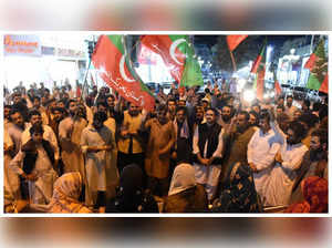 Over 100 Pakistan-Tehreek-e-Insaf workers arrested for protesting Imran Khan's arrest
