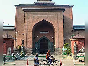 Prayers in Srinagar Jama Masjid Disallowed