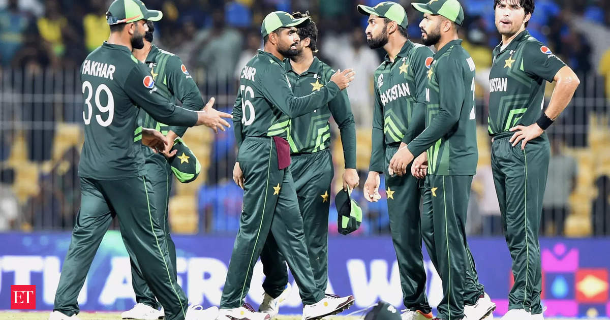 ‘Bad umpiring and bad rules’: Umpire’s Call, that costs Pakistan victory against South Africa in ICC World Cup, sparks outrage