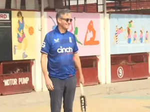 "Very excited for today's match": British High Commissioner to India Alex Ellis tries his hand at cricket with kids ahead of WC clash