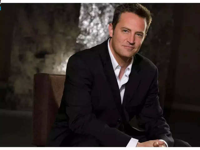 ??Chandler Bing Takes A Bow…?