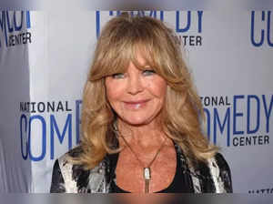 Goldie Hawn claims to have 'made contact' with aliens, 'They touched my face', she said. know in detail
