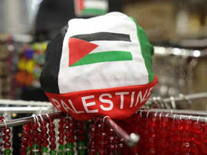 Cops detain four persons for waving Palestine flag at Eden Gardens