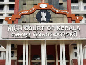 Amicus curiae appointed to assist Kerala HC in case involving CM Vijayan