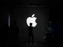 Apple holiday forecast disappoints on iPad, wearables demand; shares slip