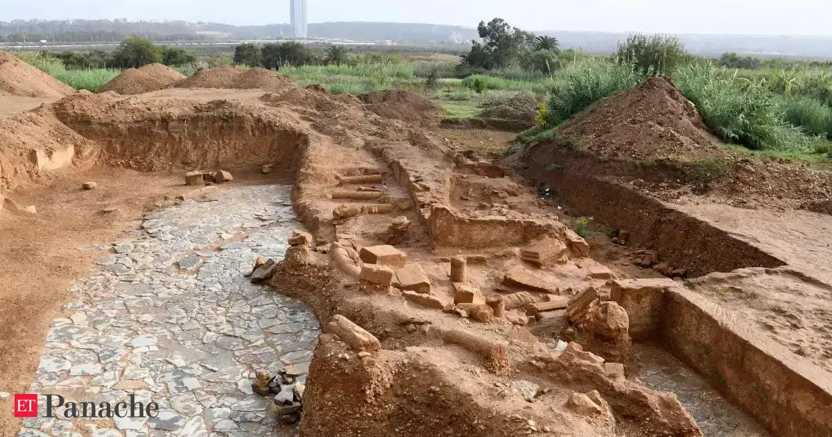 archaeologists: Moroccan archaeologists unearth second century Roman ...