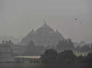 New Delhi, Nov 02 (ANI): Akshardham temple is covered in a thick layer of smog a...