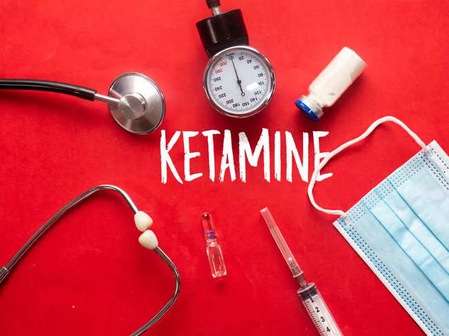 The increasing use of ketamine, a powerful surgical drug turned psychedelic therapy, for treating hard-to-manage pain is causing concerns among experts.