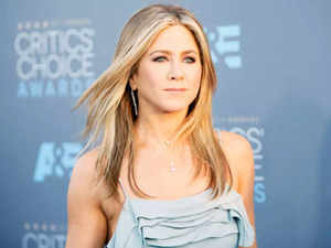 Jennifer Aniston "kept to herself" at the funeral and "dreaded" Matthew Perry's death for twenty years