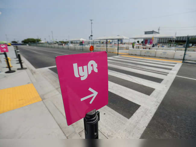 Uber and Lyft drivers demonstrate over basic employee rights in California