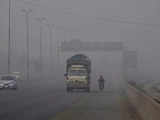 Thousands fall ill in eastern Pakistan due to heavy smog, forcing closure of schools, markets, parks