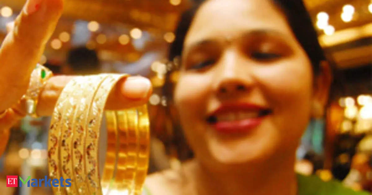 Gold Rate Today: Yellow metal slips on Fed Chair’s hawkish commentary. What should traders do in Dhanteras trade?