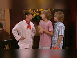 Suite Life Fans Revive Long-Forgotten TV Dinner Reservation with Cole, Dylan Sprouse