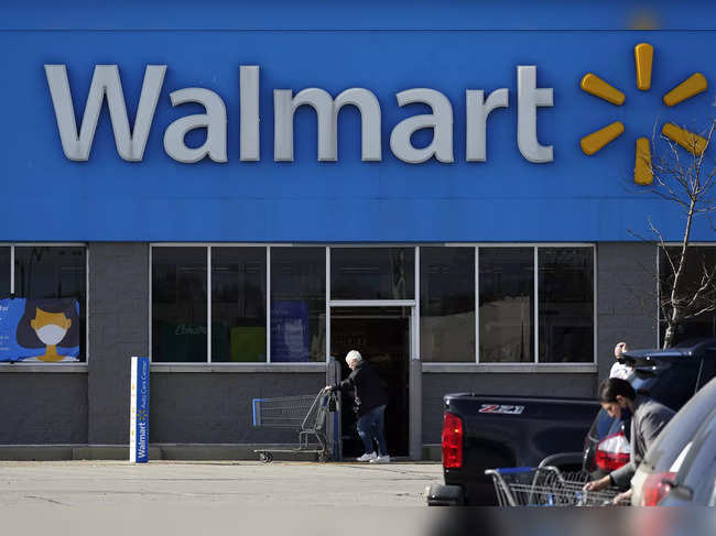 Walmart attracts more shoppers seeking to cut spending in Q3, but muted expectations spook investors