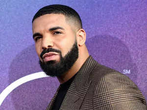Drake offers to cover medical bills of a fan with multiple sclerosis