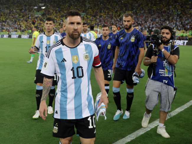 The Argentine squad, led by Lionel Messi, temporarily left the field as tensions between fans escalated.