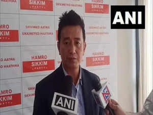 Bhaichung Bhutia joins Pawan Chamling's Sikkim Democratic Front party
