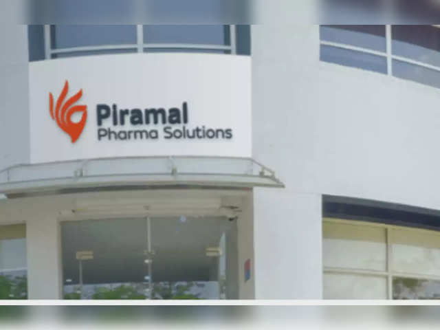 Buy Piramal Pharma at Rs 123.5-124
