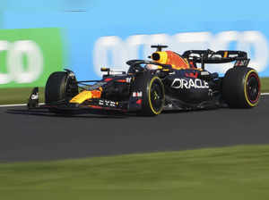 Max Verstappen easily wins the F1 Japanese Grand Prix to edge closer to 2023 series title