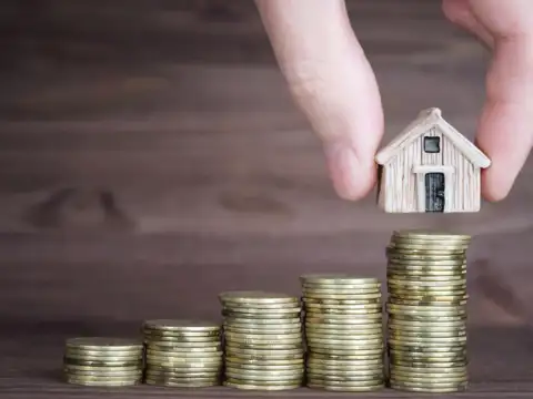 Application evaluation by lender