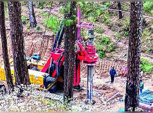 Rescuers Now Begin Vertical Drilling at Silkyara Tunnel