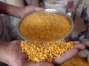 Centre to impose stock limits on tur and urad dal till October 31